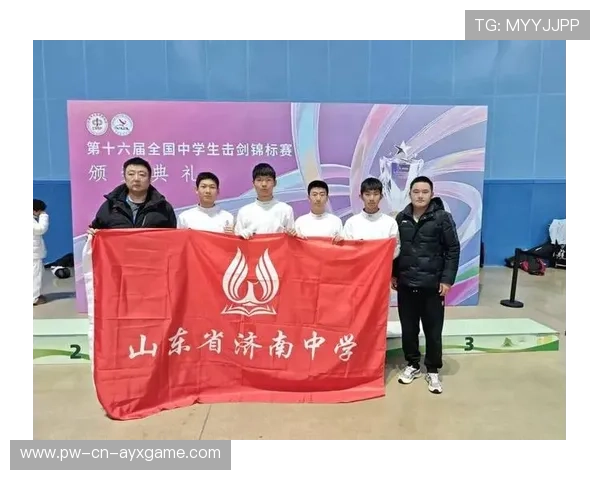 赛场斩获瞬间：精彩击球赢得掌声如雷，击俭比赛得分